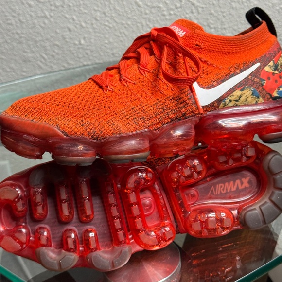 Nike Air VaporMax Flyknit 2 Sneakers
Size 8 USWomen's - Picture 7 of 10